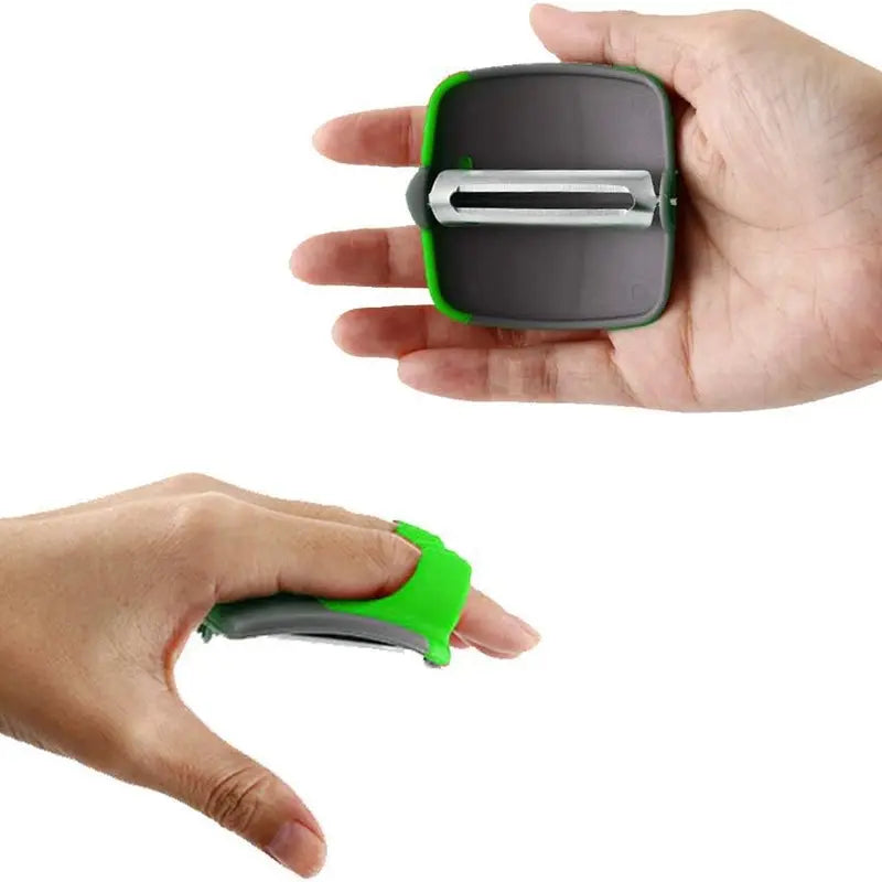 2Pcs Palm Vegetable Peeler, Rubber Finger Grip Hand Peeler for Potato Carrot