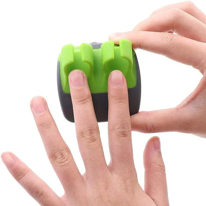 2Pcs Palm Vegetable Peeler, Rubber Finger Grip Hand Peeler for Potato Carrot