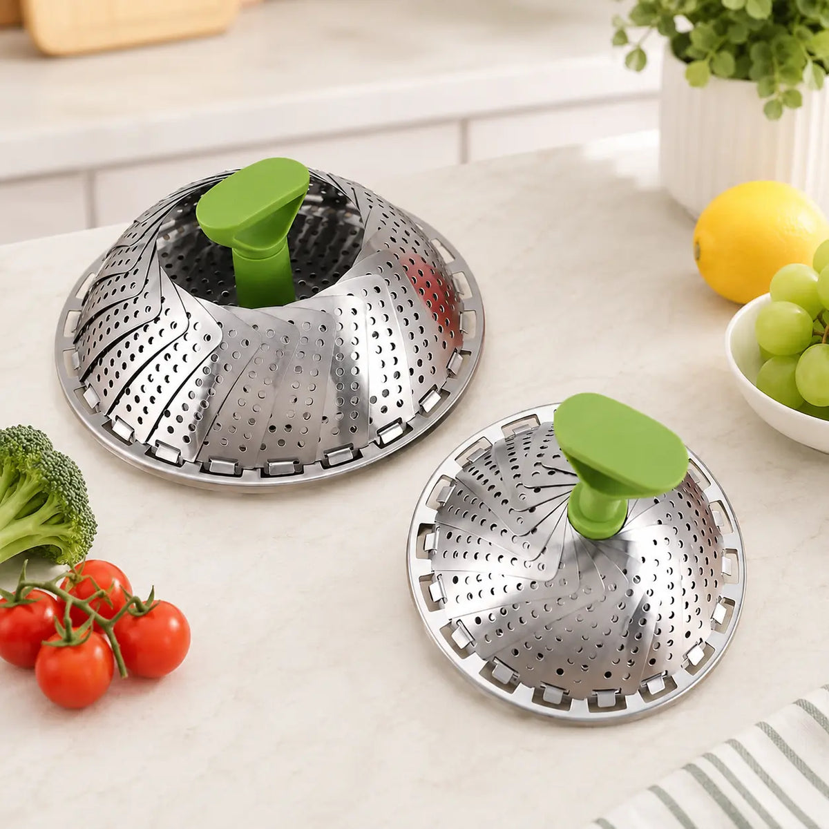 Foldable Stainless Steel Vegetable Steamer Basket with Extendable Handle, Expandable Steaming Insert for Pots